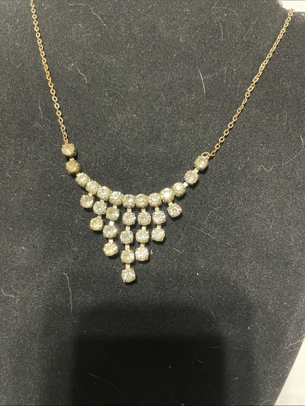 Vintage Rhinestone Cascade Necklace - Sparkling Rhinestones. 8/30/6